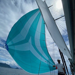 微風が多い瀬戸内海のクルージングにはジェネカーがピッタリ