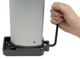 Seldén 510-178-01 調整式Uベースのメーカー取付参考写真。マストと工具は含まれません。